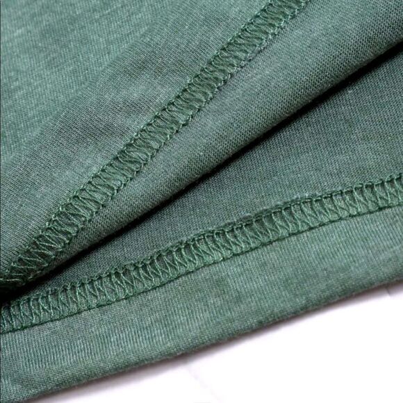 NWT Cute Fall Themed Casual T-Shirt - Picture 4 of 6